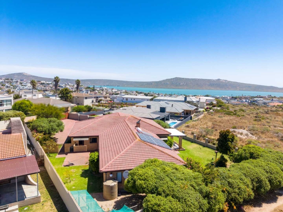 4 Bedroom Property for Sale in Myburgh Park Fase 2 Western Cape